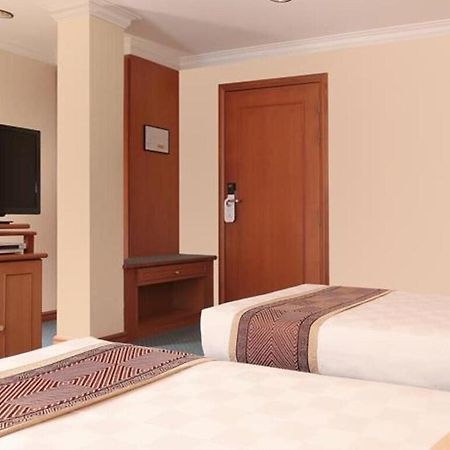 Hotel Sentosa Kuala Belait Экстерьер фото