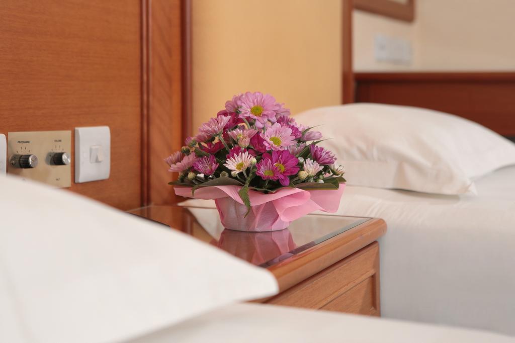 Hotel Sentosa Kuala Belait Номер фото