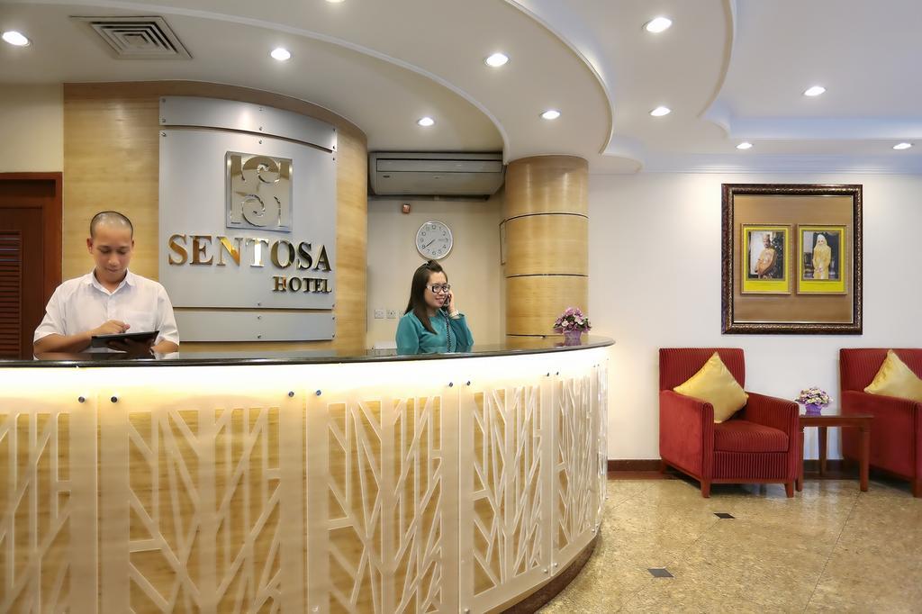 Hotel Sentosa Kuala Belait Экстерьер фото