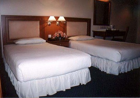 Hotel Sentosa Kuala Belait Экстерьер фото